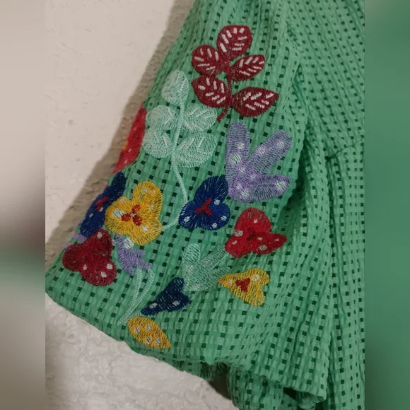 Umgee Green Embroidered Floral Sleeve Top - Picture 7 of 9